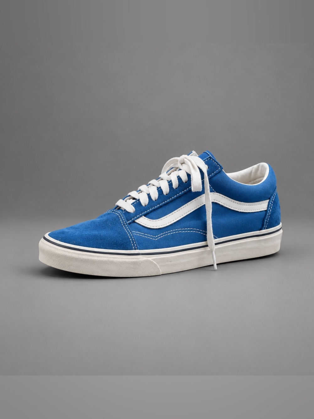 Vans Men Blue and White Old Skool Low-Top Sneakers